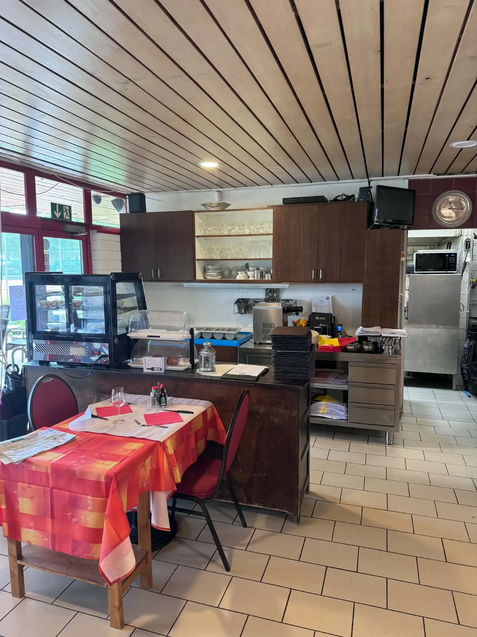 Restaurant Renovation — Restaurant du Tennis, TC Yverdon – Yverdon-les-Bains, VD — Photo 18