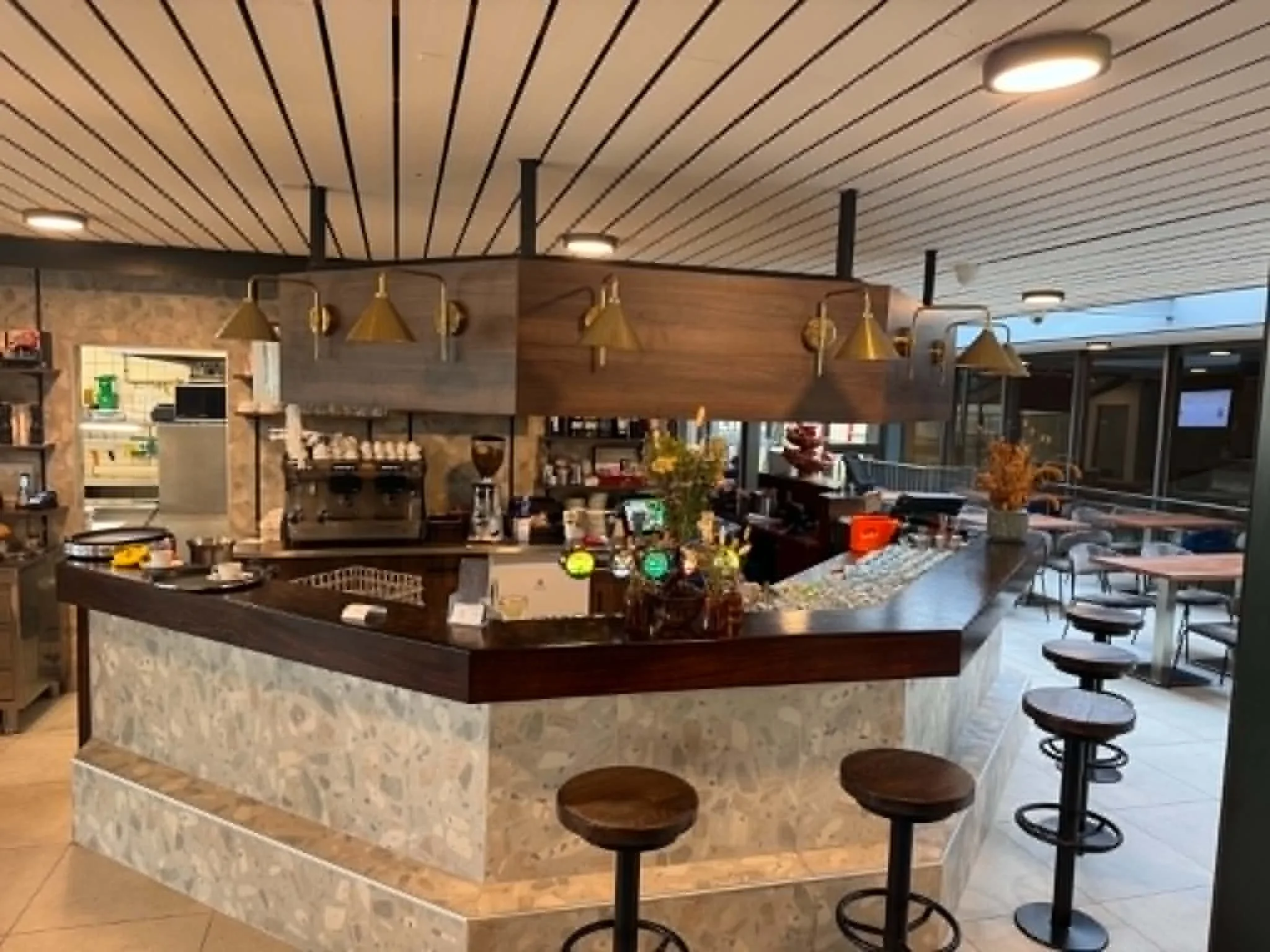Restaurant Renovation — Restaurant du Tennis, TC Yverdon – Yverdon-les-Bains, VD — Photo 24