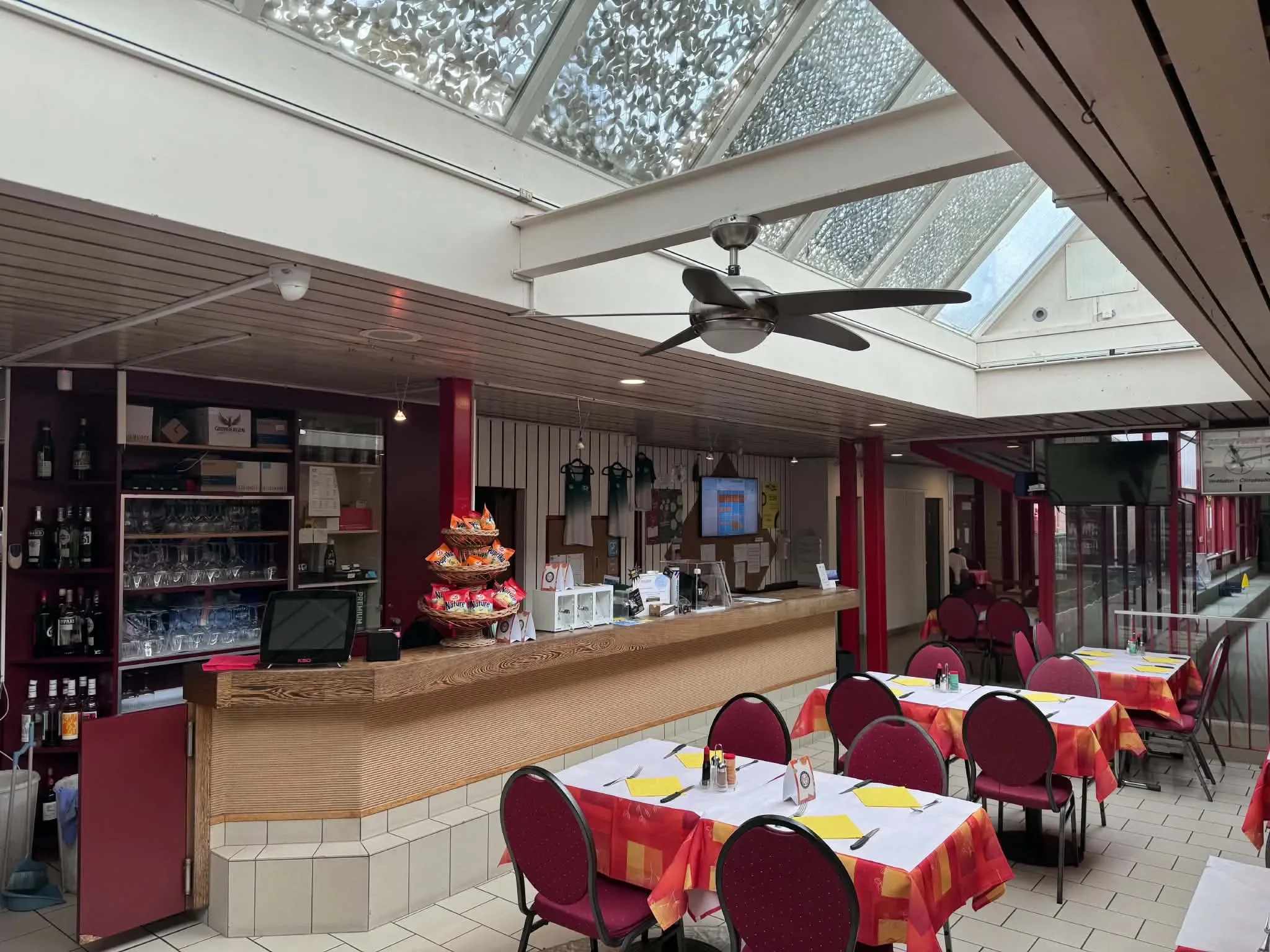 Restaurant Renovation — Restaurant du Tennis, TC Yverdon – Yverdon-les-Bains, VD — Photo 25