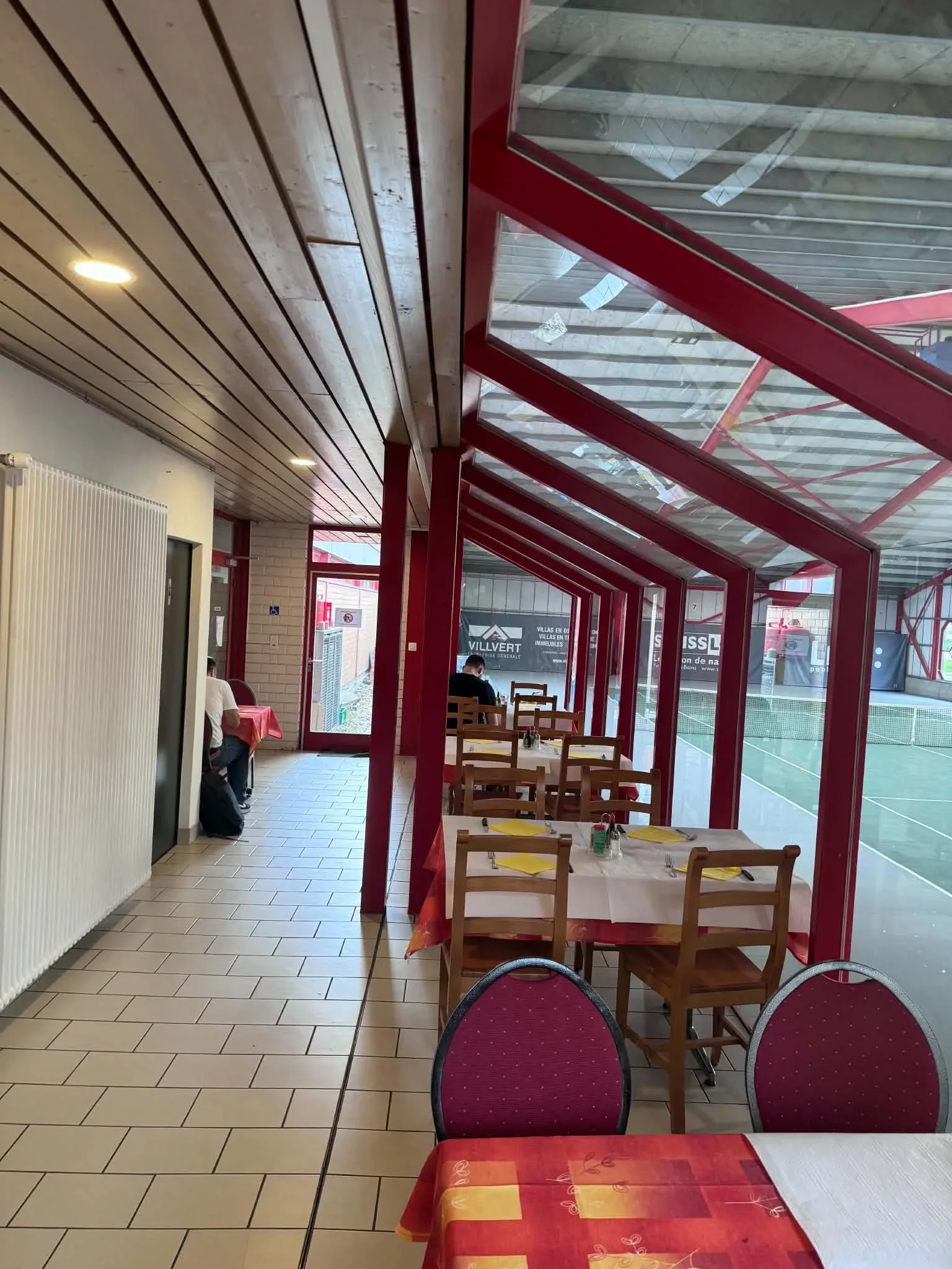 Restaurant Renovation — Restaurant du Tennis, TC Yverdon – Yverdon-les-Bains, VD — Photo 5