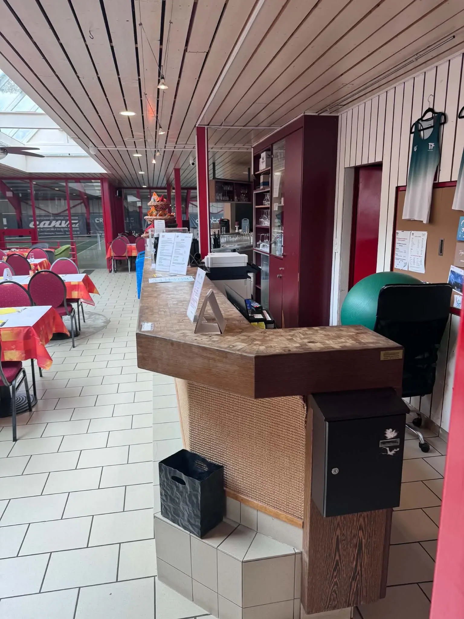 Restaurant Renovation — Restaurant du Tennis, TC Yverdon – Yverdon-les-Bains, VD — Photo 13